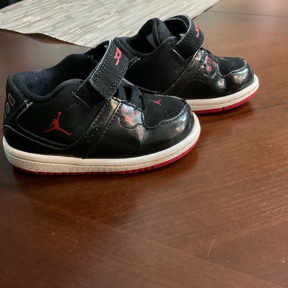 Nike air Jordan toddler sneakers - Picture 4 of 6